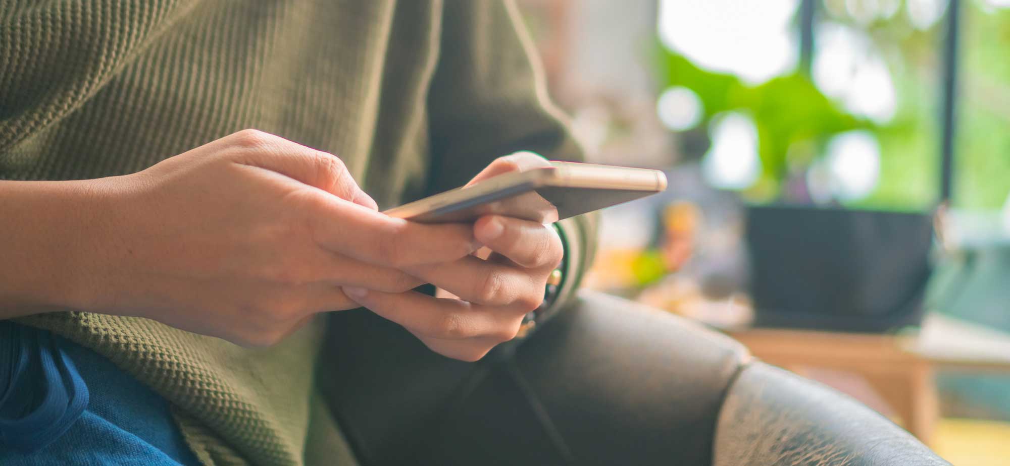 Person holding a phone